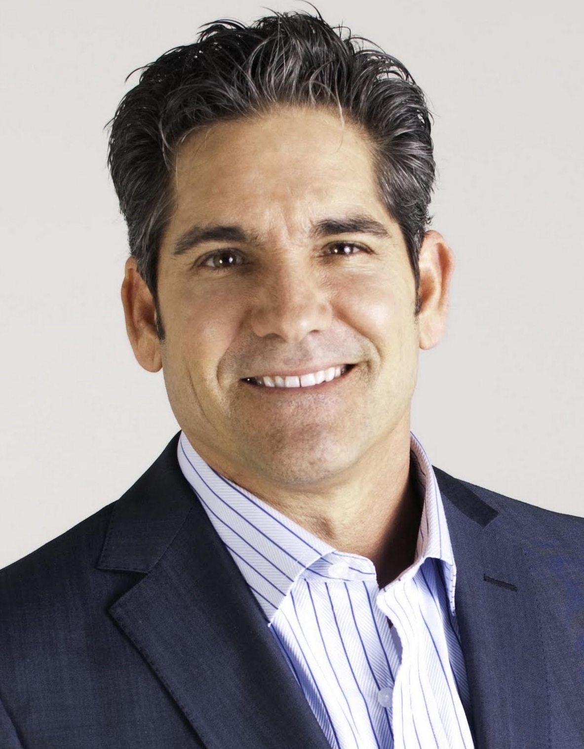 Grant Cardone Selected Top 10 Business Coaches to Follow on Twitter